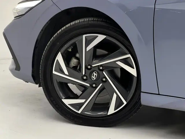 Hyundai Elantra — Фото автомобиля 16