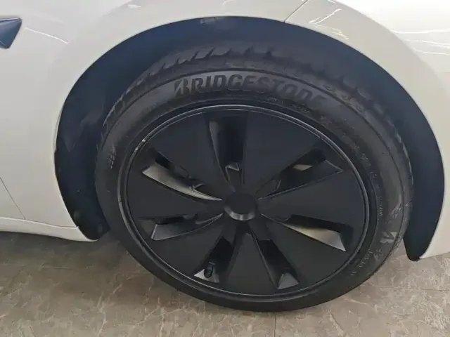 Tesla Model 3 2025 Model Year Facelift Rear-Wheel Drive — Фото автомобиля 6