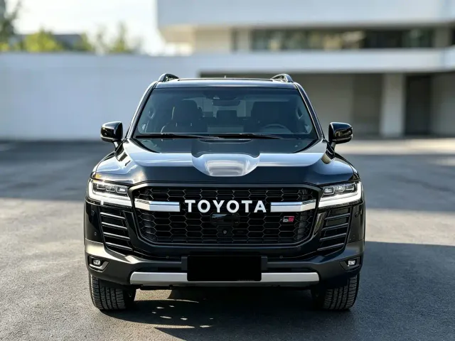 Toyota Land Cruiser — Фото автомобиля 2