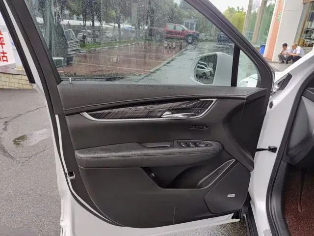 Cadillac XT6 — Фото автомобиля 6