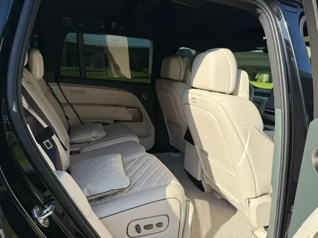 Li Auto L8 — Фото автомобиля 6