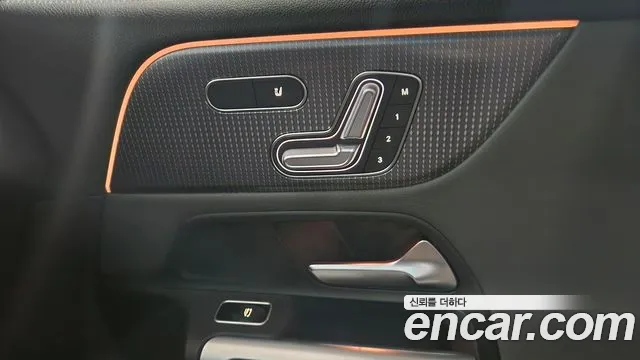 Mercedes-Benz EQB — Фото автомобиля 18