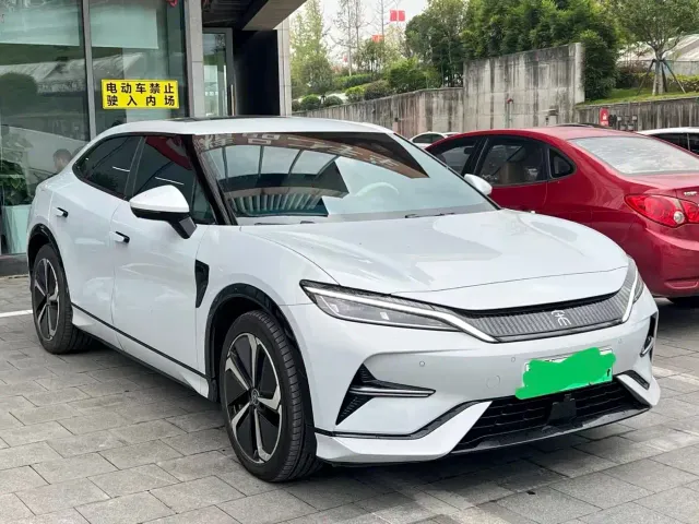 BYD Song L EV — Фото автомобиля 3