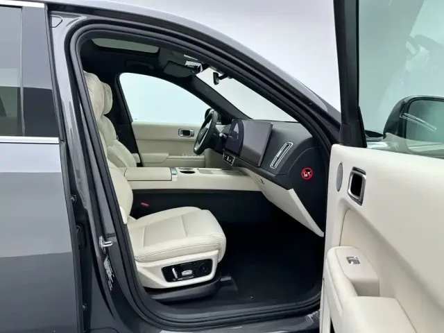 Li Auto L7 — Фото автомобиля 24