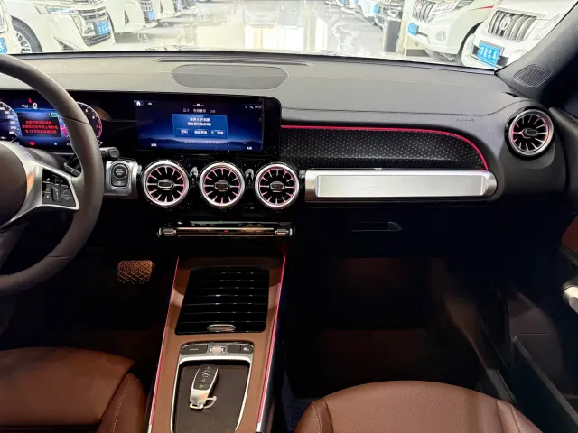 Mercedes-Benz GLB-Class — Фото автомобиля 14