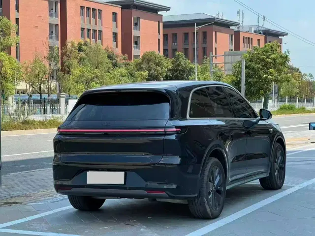 Li Auto L6 — Фото автомобиля 7