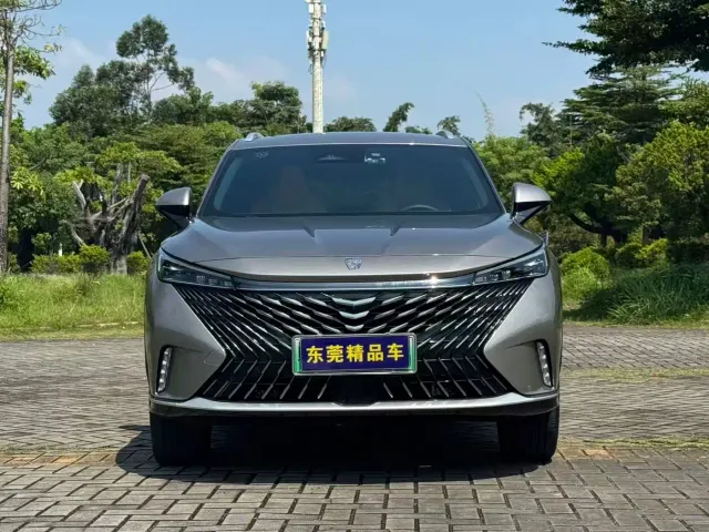 Roewe RX5 — Фото автомобиля 2
