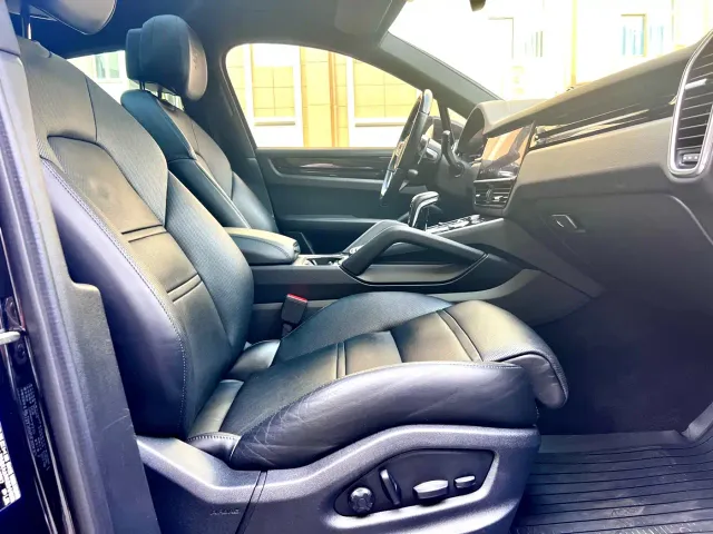 Porsche Cayenne — Фото автомобиля 17