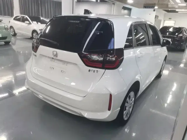 Honda Fit — Фото автомобиля 6