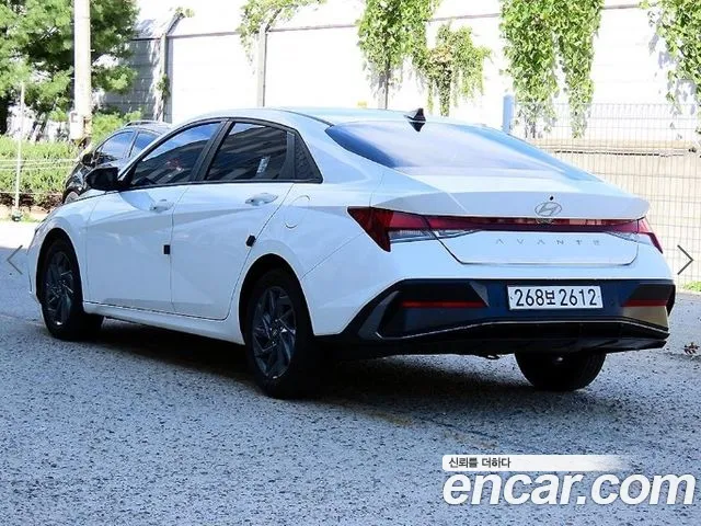 Hyundai Avante — Фото автомобиля 3