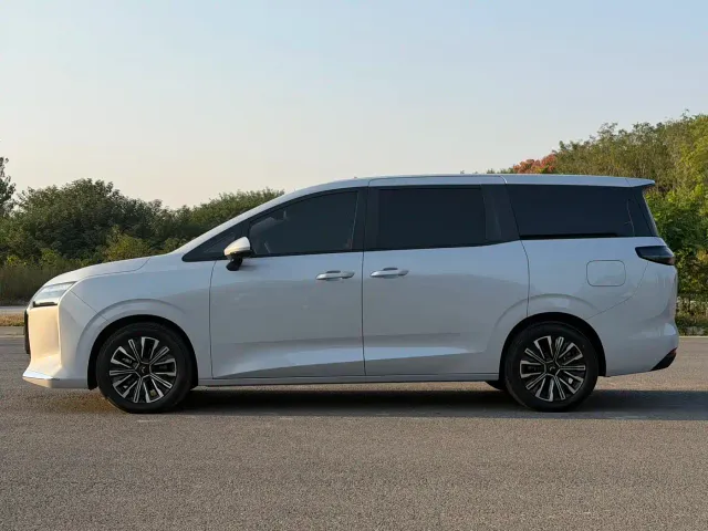Wuling Starlight 730 — Фото автомобиля 4