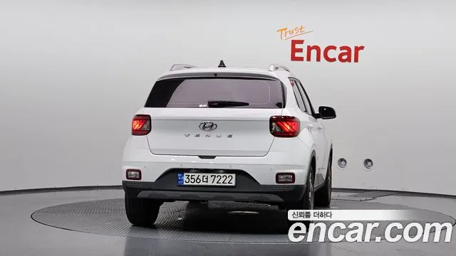 Hyundai Venue — Фото автомобиля 4