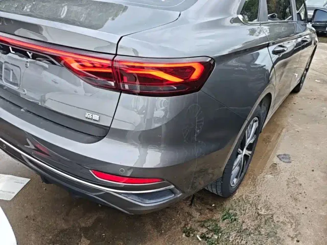 Geely Emgrand — Фото автомобиля 7