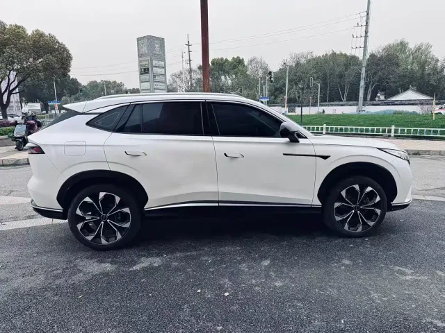 Roewe RX5 — Фото автомобиля 3