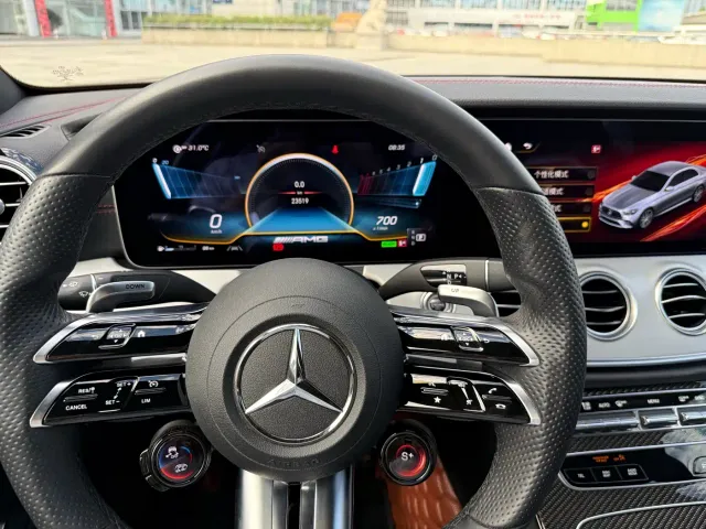 Mercedes-Benz E-Class AMG — Фото автомобиля 12