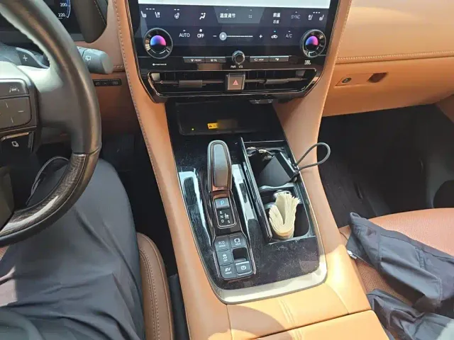 Toyota Vellfire — Фото автомобиля 6