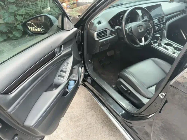 Honda Accord — Фото автомобиля 15
