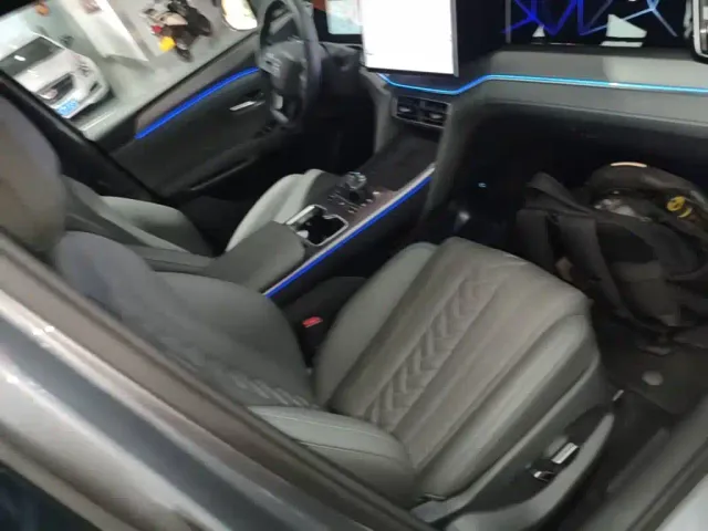 BYD Song L DM-i — Фото автомобиля 24
