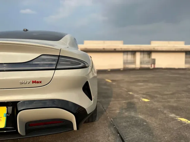 Xiaomi SU7 — Фото автомобиля 19