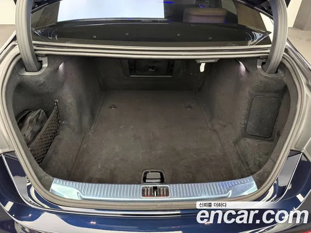 Mercedes-Benz S-Class — Фото автомобиля 18