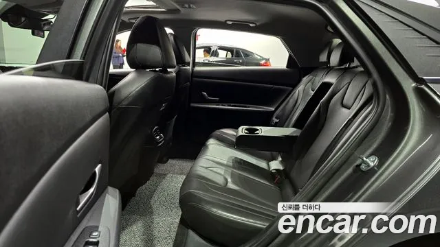 Hyundai AVANTE Avante (CN7) — Фото автомобиля 12