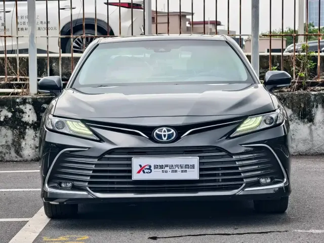 Toyota Camry 2021 2.0G Luxury Edition — Фото автомобиля 3