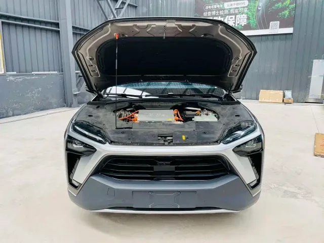 Nio ES8 — Фото автомобиля 21