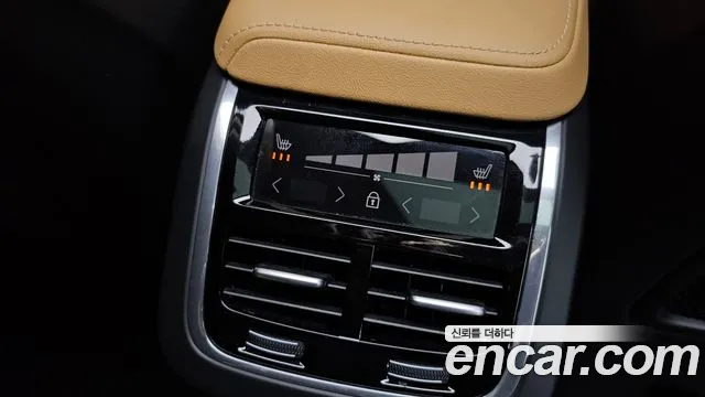 Вольво XC60 — Фото автомобиля 23