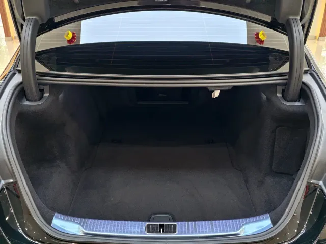 Mercedes-Benz S-Class — Фото автомобиля 17
