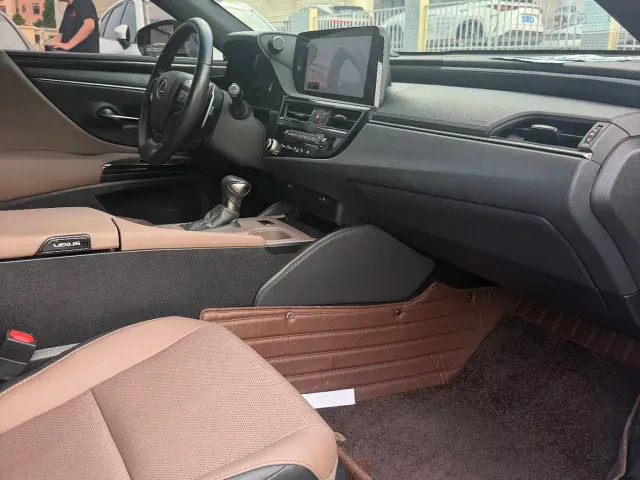 Lexus ES — Фото автомобиля 18