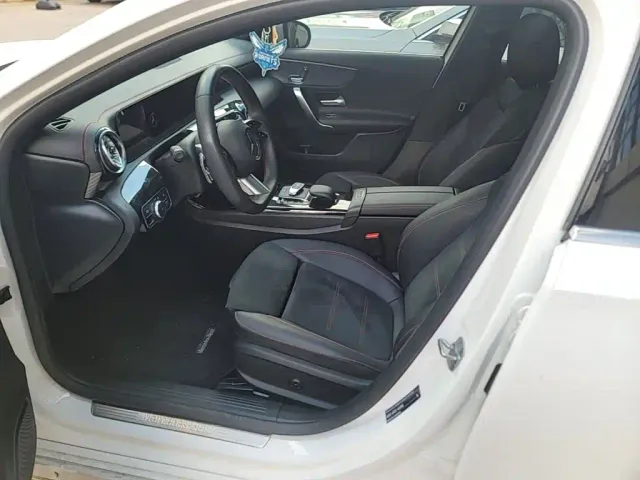Mercedes-Benz A-Class — Фото автомобиля 14