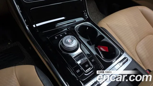 Kia Carnival Generation 4 — Фото автомобиля 9