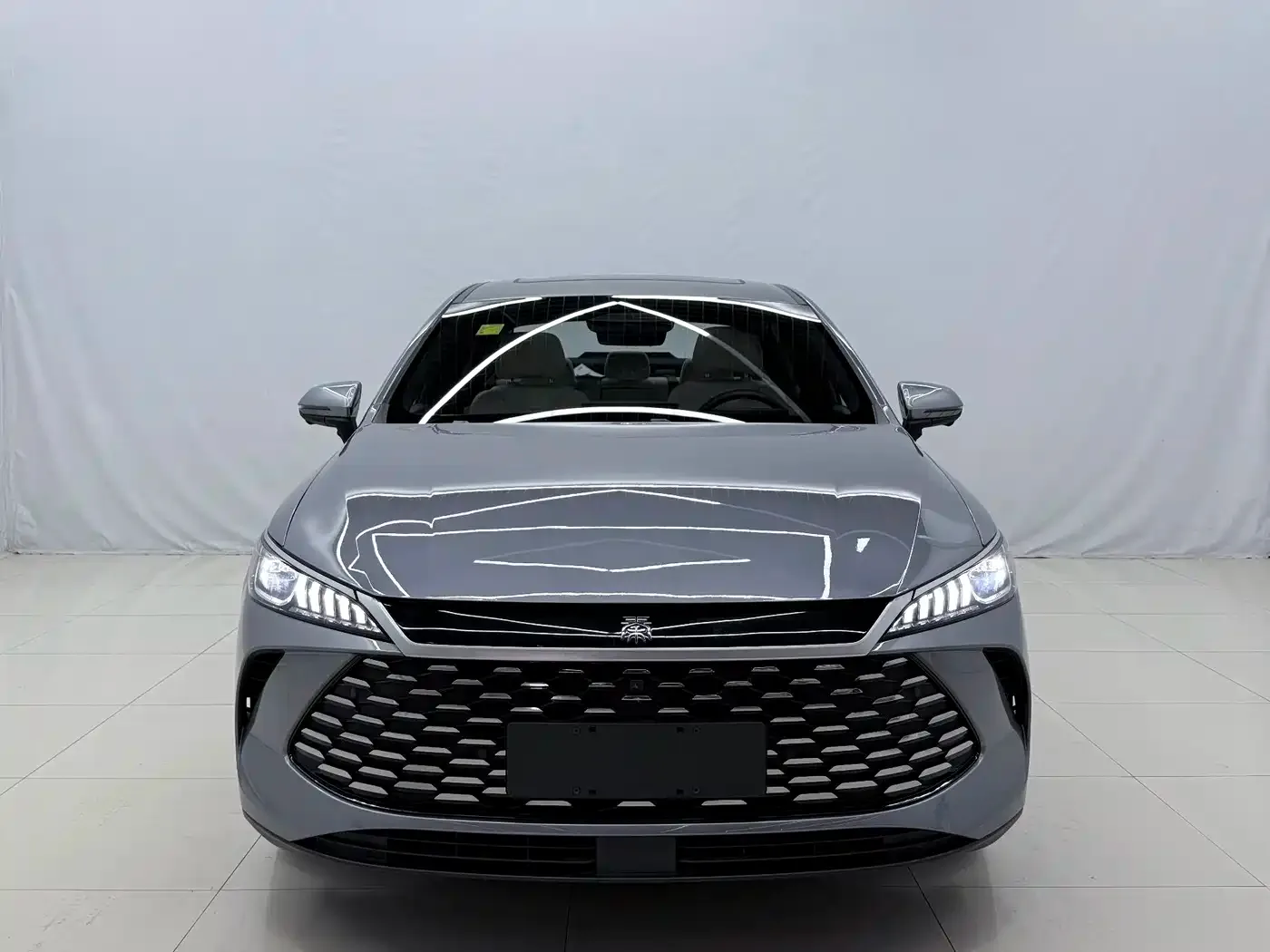 BYD Qin PLUS 2025 DM-i Smart Drive Edition 120KM Surpassing Type — Фото автомобиля 2