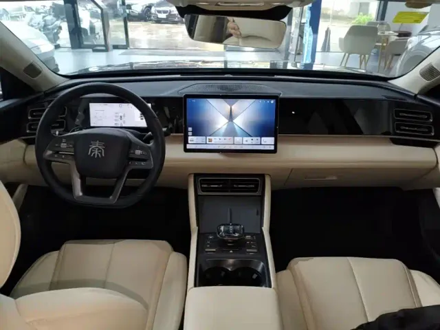 BYD Qin L — Фото автомобиля 9