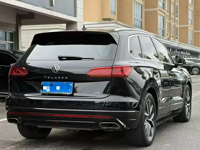 Volkswagen Touareg — Фото автомобиля 9