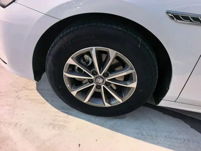 BYD Qin PLUS — Фото автомобиля 22