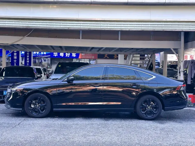 Honda Accord — Фото автомобиля 3
