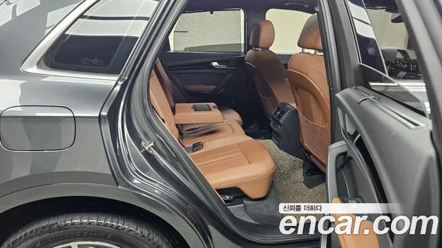 Audi Q5 45 TFSI quattro Premium — Фото автомобиля 12