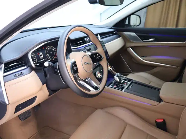 Jaguar XFL — Фото автомобиля 11