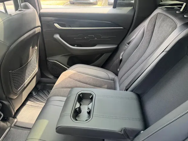Geely Xingyue L — Фото автомобиля 17