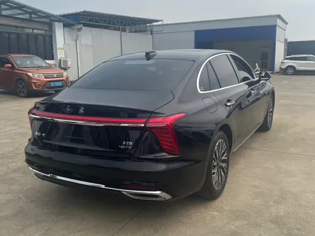 Hongqi H5 — Фото автомобиля 17