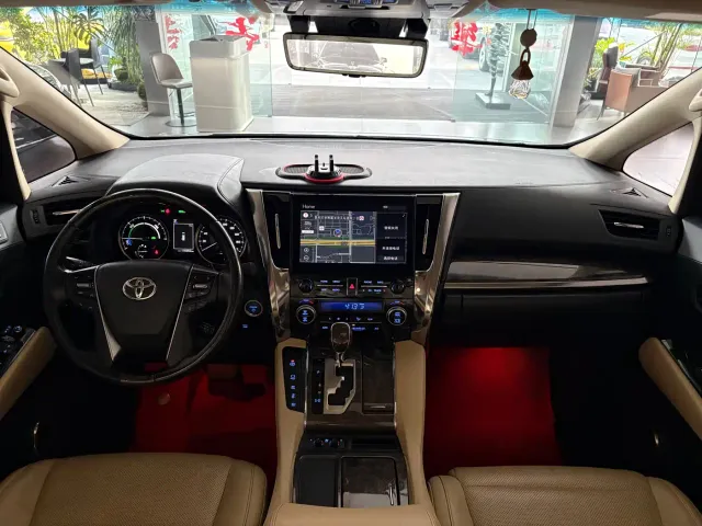 Toyota Vellfire — Фото автомобиля 15