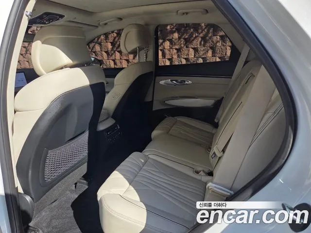 Genesis GV70 — Фото автомобиля 8
