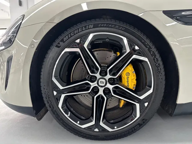 Xiaomi SU7 — Фото автомобиля 7