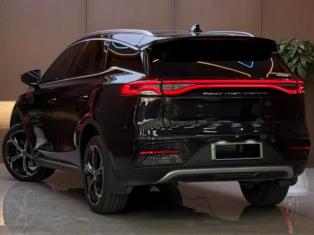 BYD Tang — Фото автомобиля 11