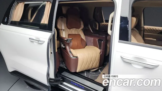 Kia Canival Carnival 4 поколение Дизель 9 мест Hi-Limousine(Спецкузов) — Фото автомобиля 12