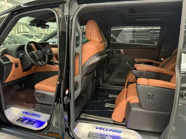Toyota Vellfire — Фото автомобиля 5