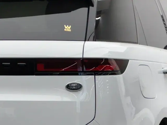 Land Rover Range Rover Sport — Фото автомобиля 6