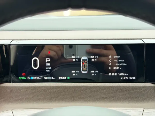 GAC Trumpchi E8 — Фото автомобиля 12