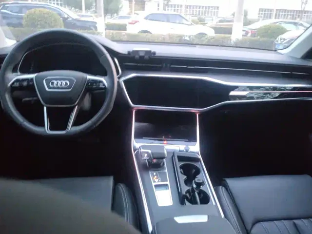 Audi A6L — Фото автомобиля 12